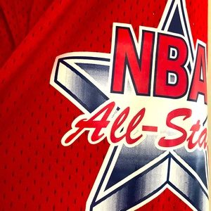 Men’s Regular red shorts